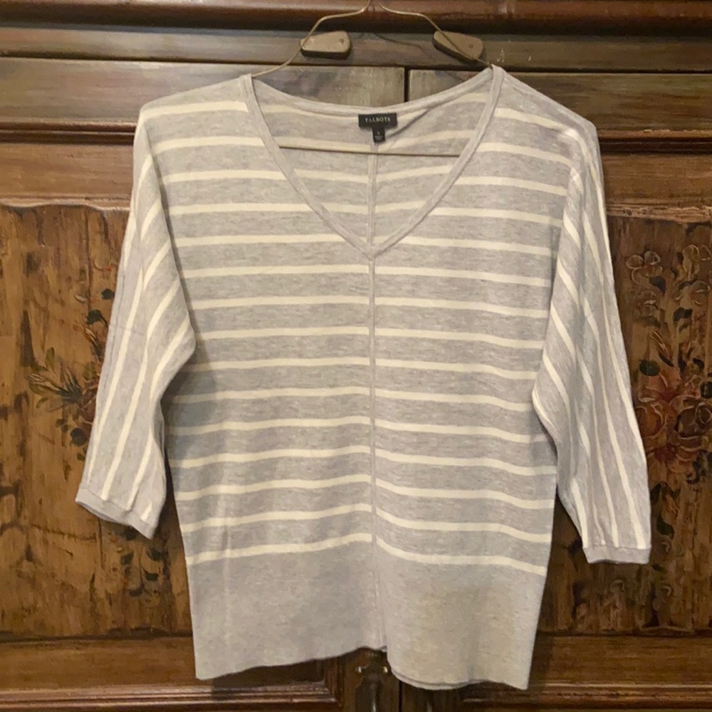 Talbots Dolman Sleeve Gray and White Sweat…